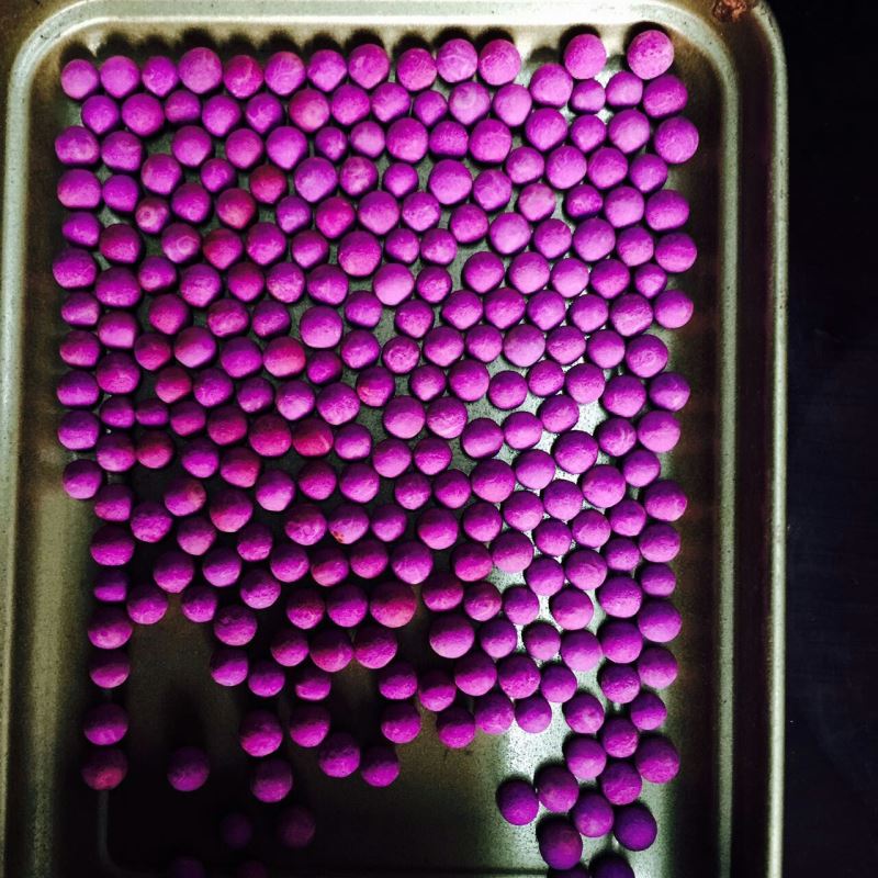 可根据要求定制高含量高锰酸钾氧化铝球