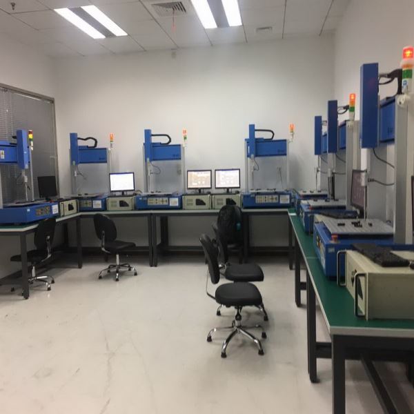 设备三轴压力试验机显示屏显示器