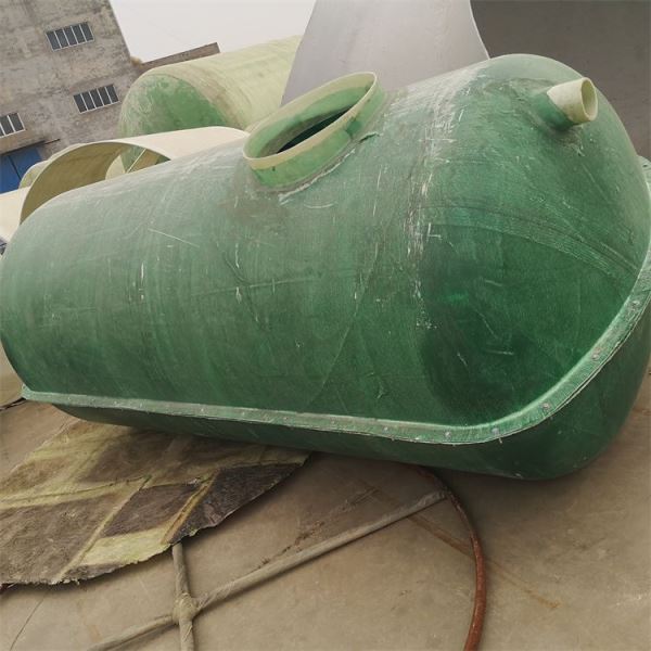 高强玻璃钢抽真空化粪池厂