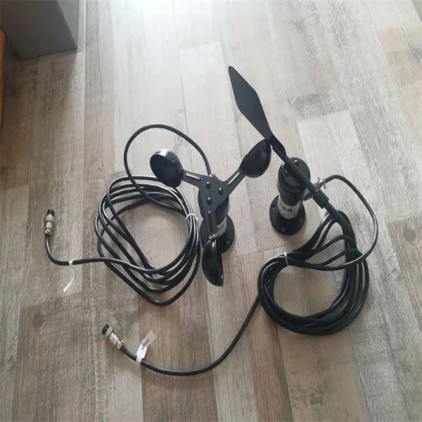 实物拍摄三杯式风速风向传感器