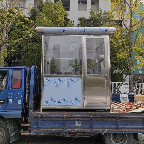 多麦不锈钢钢结构值班玻璃岗亭