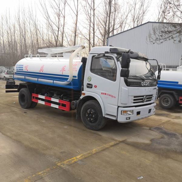 吸污车抽污水