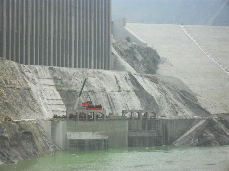 水电站大坝渗漏水怎么维修